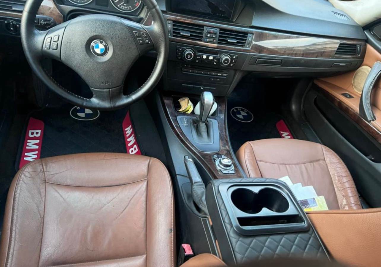 A picture of Super sharp bmwe90 engine gear and ac untampared just 4.3m