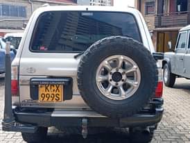 A picture of Land cruiser vx