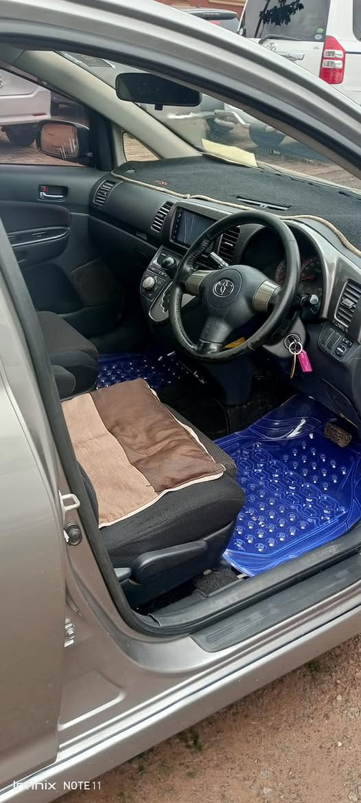 A picture of Toyota wish