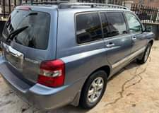 A picture of 2005 Toyota Highlander 3