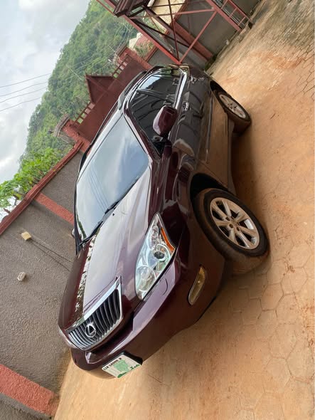 A picture of Distress sale Lexus Rx 350 in 330 body 2007