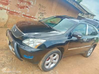 A picture of Rx330 with Silent Engine and Smooth Gear transmission AC is