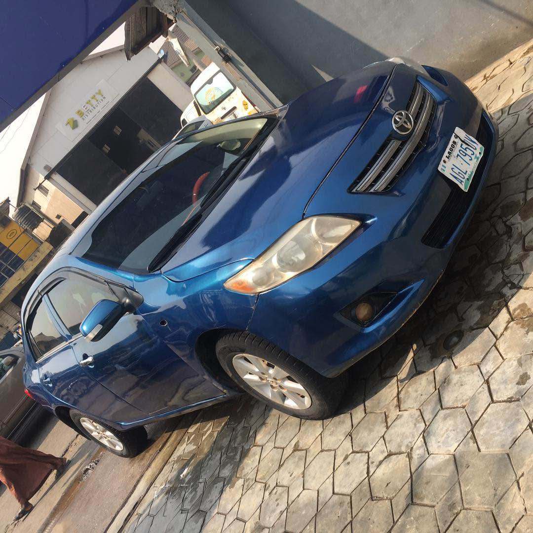 A picture of TOYOTA COROLLA 2008