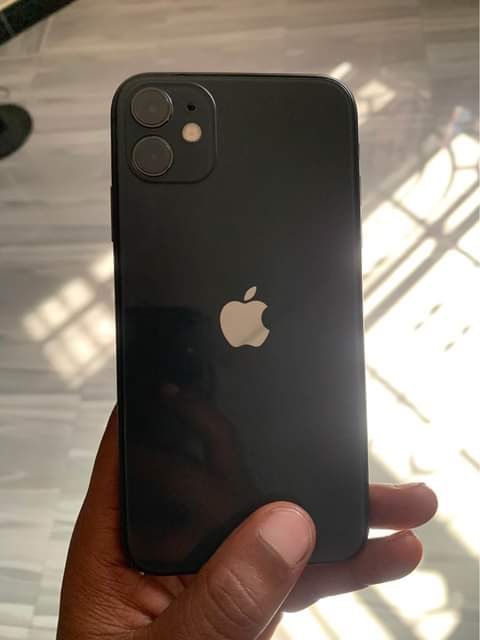 A picture of iPhone 11 Plain 128GB