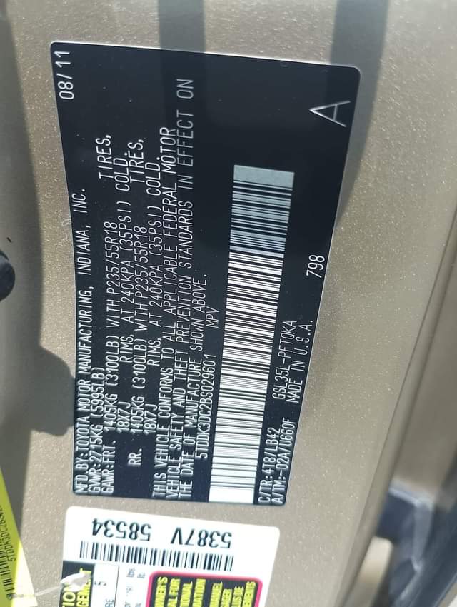 A picture of 2012 Toyota sienna Price 18m Location Amuwo odofin Lagos 08104035257