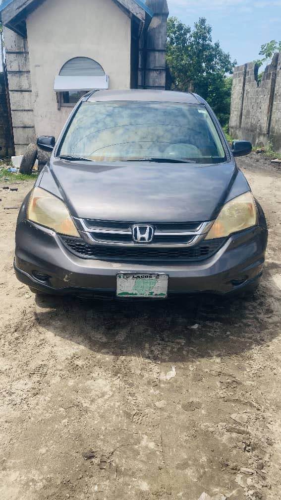 A picture of Honda CRV 2012