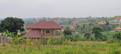 A picture of READY TITLES 50X100FT AT WAKISO BUKALANGO ESTATE 0709106274