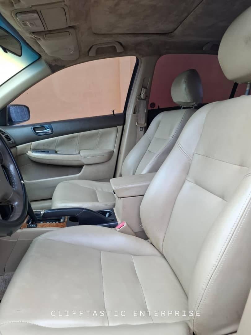 A picture of Honda Accord 05