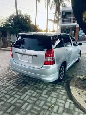 A picture of TOYOTA WISH KALI