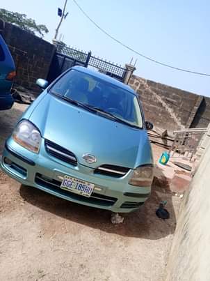 A picture of Almera Tino 2006