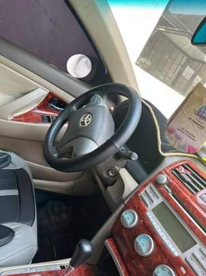 A picture of Toyota Camry 08