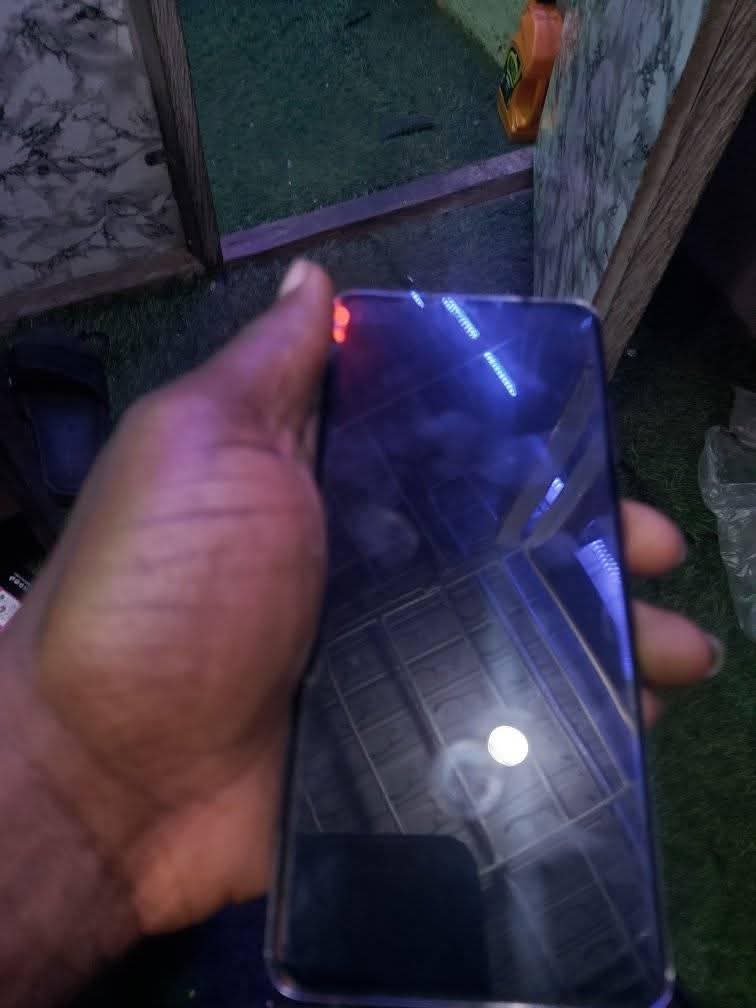 A picture of Samsung S20plus