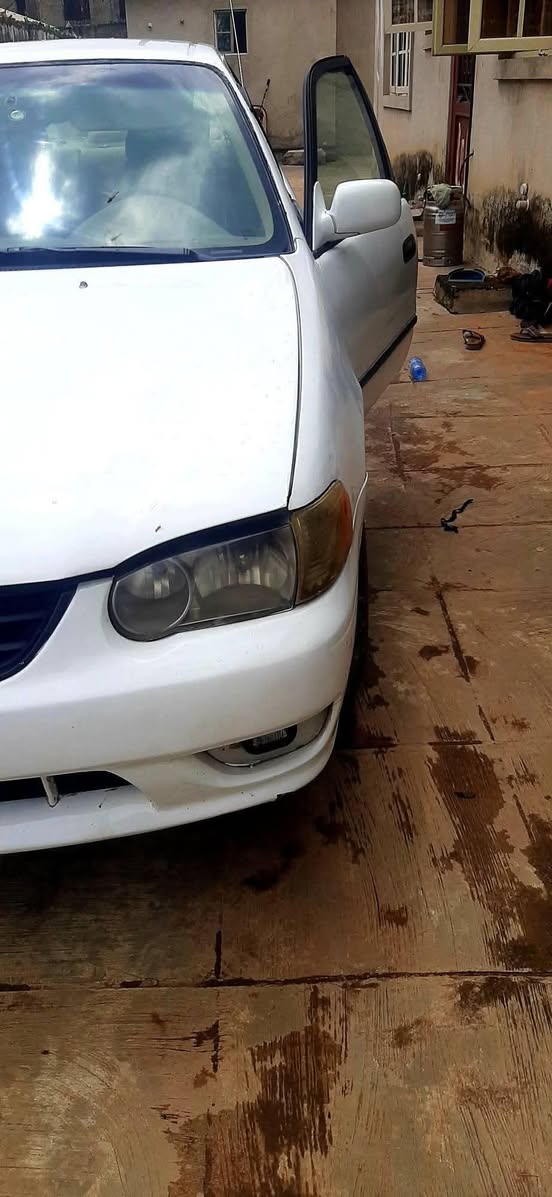 A picture of 2001 Toyota corolla