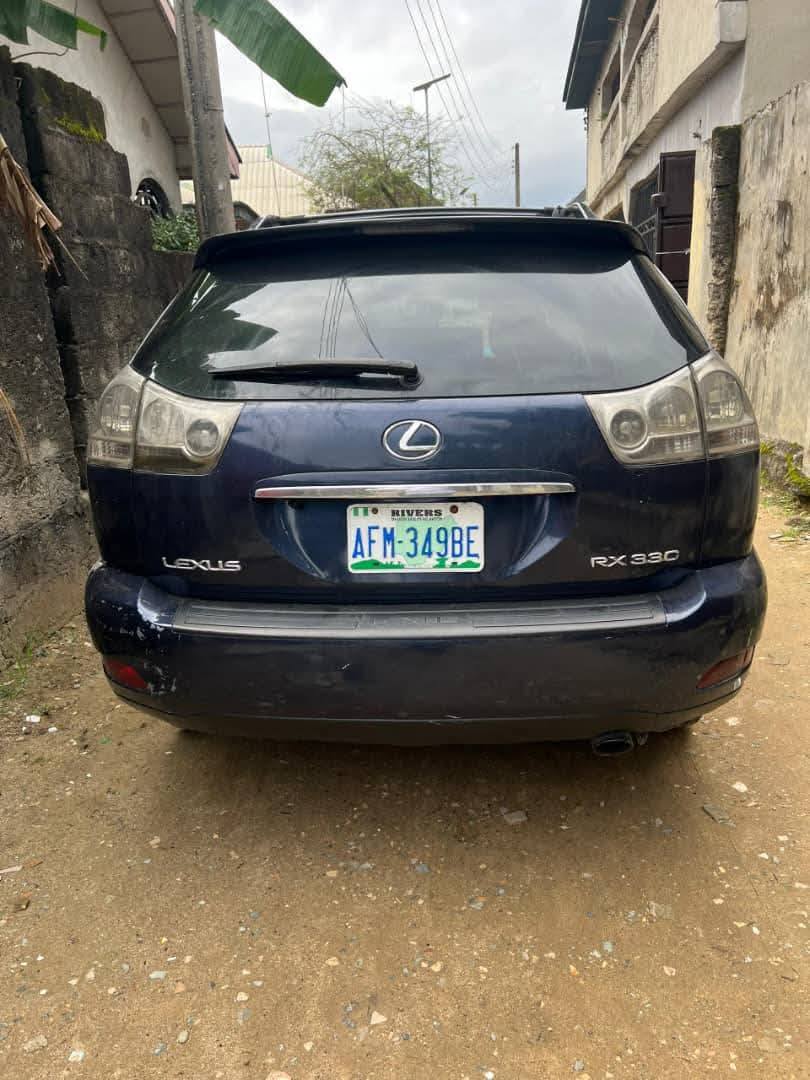 A picture of DEALER S DEAL LEXUS RX330 FOR 4.5M