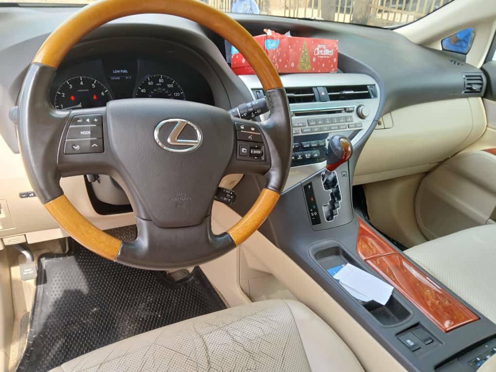 A picture of DISTRESS FOREIGN TOKS IMPORTER NEED MONEY Lexus rx350 2010 basic
