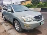 A picture of Lexus Rx330
