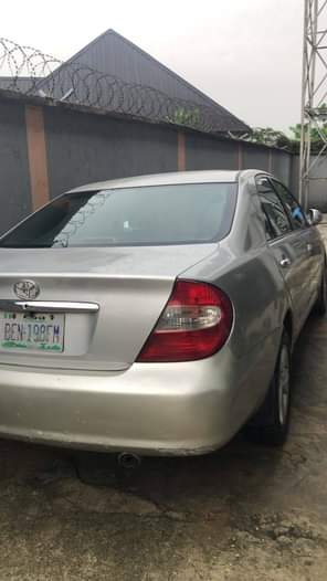 A picture of Neat camry 2 4 2005 everything working well Buy and