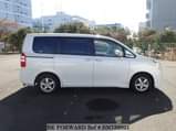 A picture of 2011 Toyota noah
