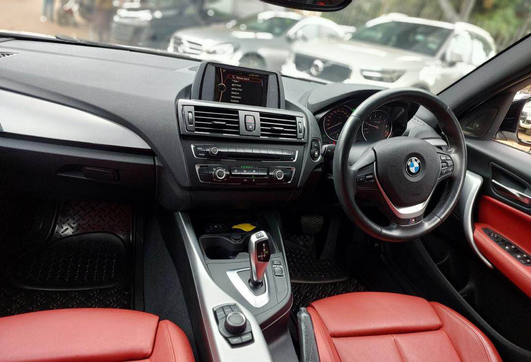 A picture of BMW 118i model 2015 Leather seats