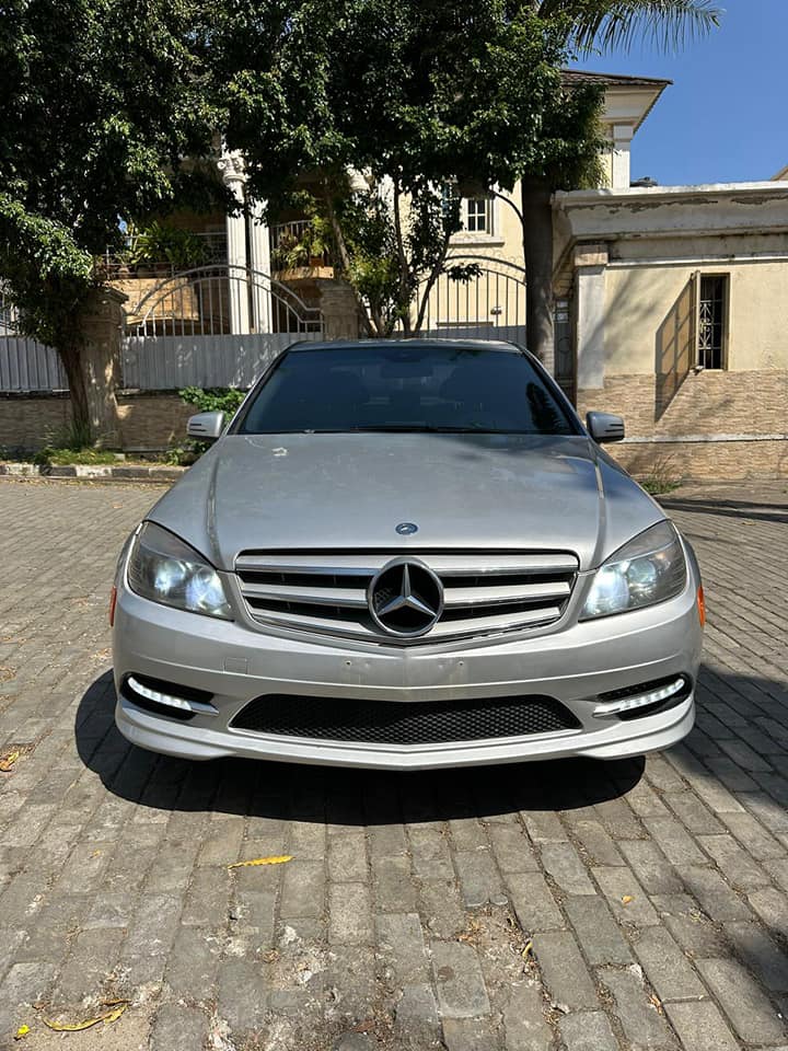 A picture of 2011 c300 Toks stand clean used