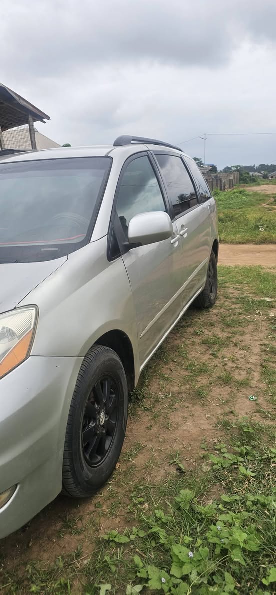 A picture of Registered Toyota sienna 2006