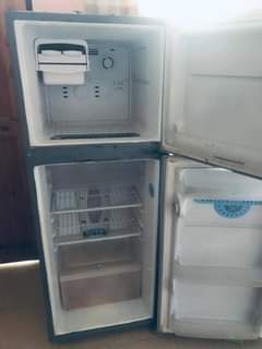 A picture of NAUZA LG FRIDGE KALI SANA LIPO MBAGALA KUU 0686067867