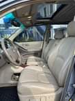 A picture of 2006 Toyota Highlander First body paint Clean in and out