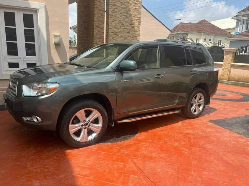A picture of 2008 Toyota Highlander Toyota