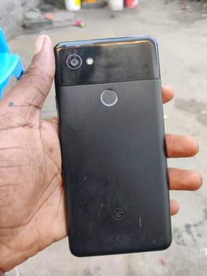 A picture of Google pixel 2 XL