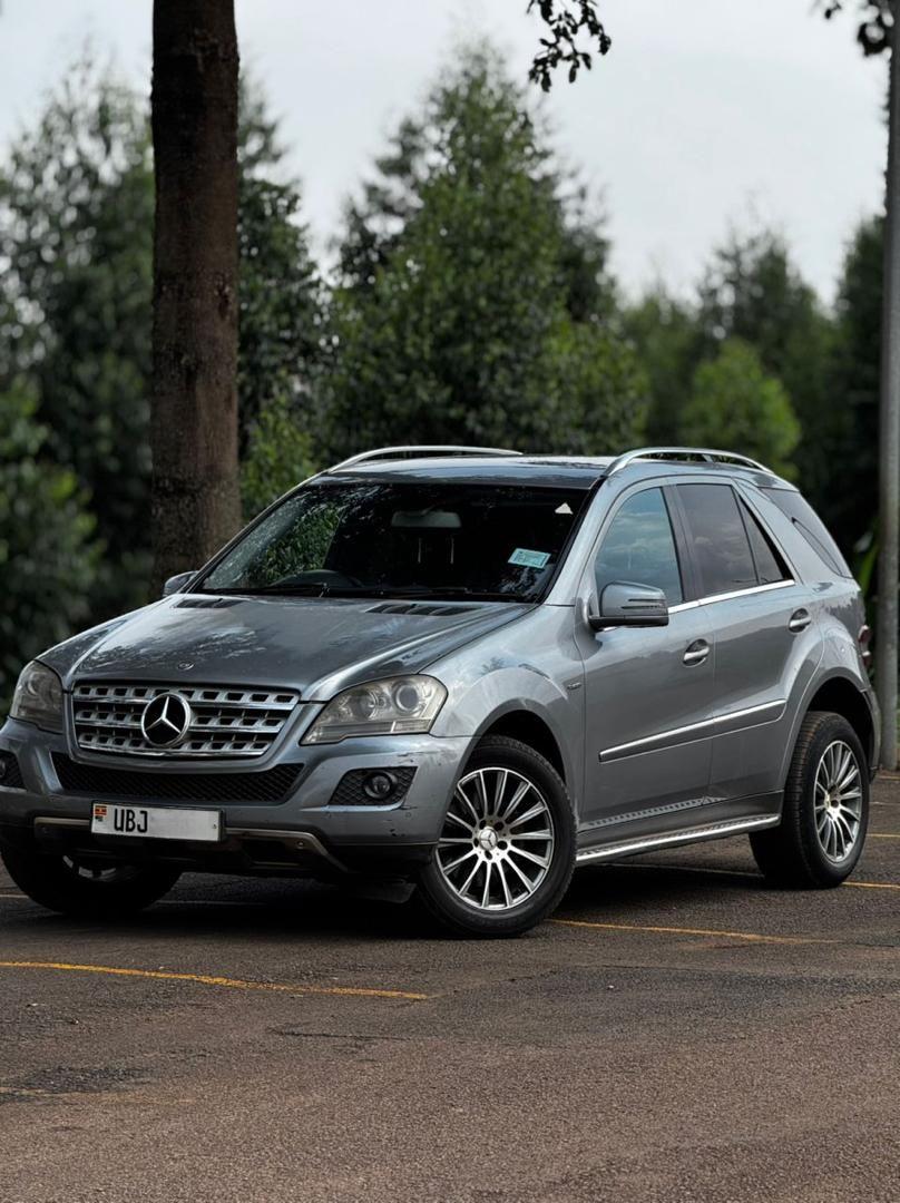 A picture of MERCEDES BENZ 4MATIC
