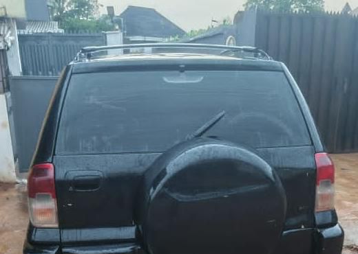 A picture of Toyota RAV4 2004