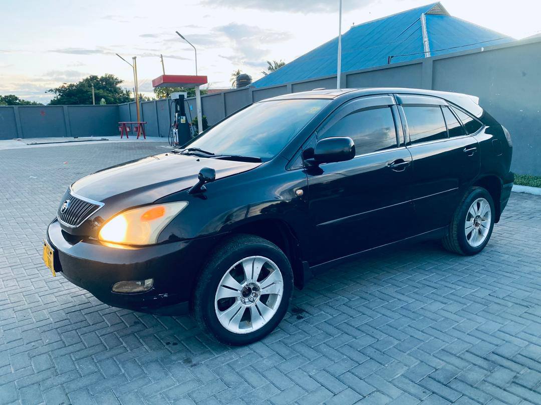 A picture of TOYOTA HARRIER