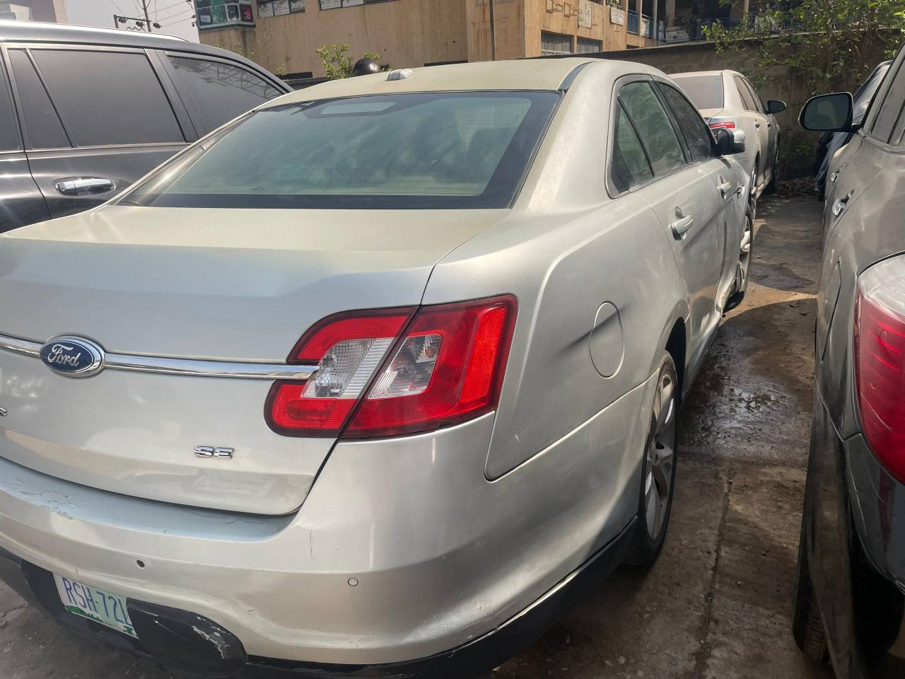 A picture of Distress Sale 2011 Ford Taurus