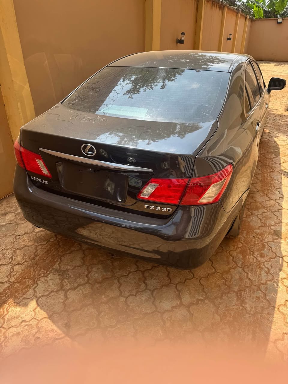 A picture of Neatly used Lexus Es350 08