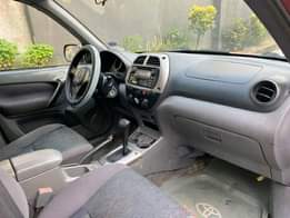 A picture of Extremely clean TOYOTA RAV4 2005 Belgium grade First body Engine