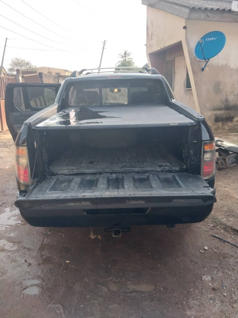 A picture of Honda Ridgeline 07 For Sale