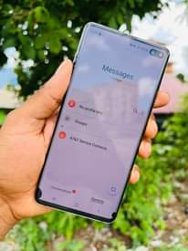 A picture of Samsung s10 plus