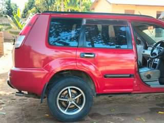 A picture of Nissan x tray milion 5 8 Ipo mwanza Automatic Engine