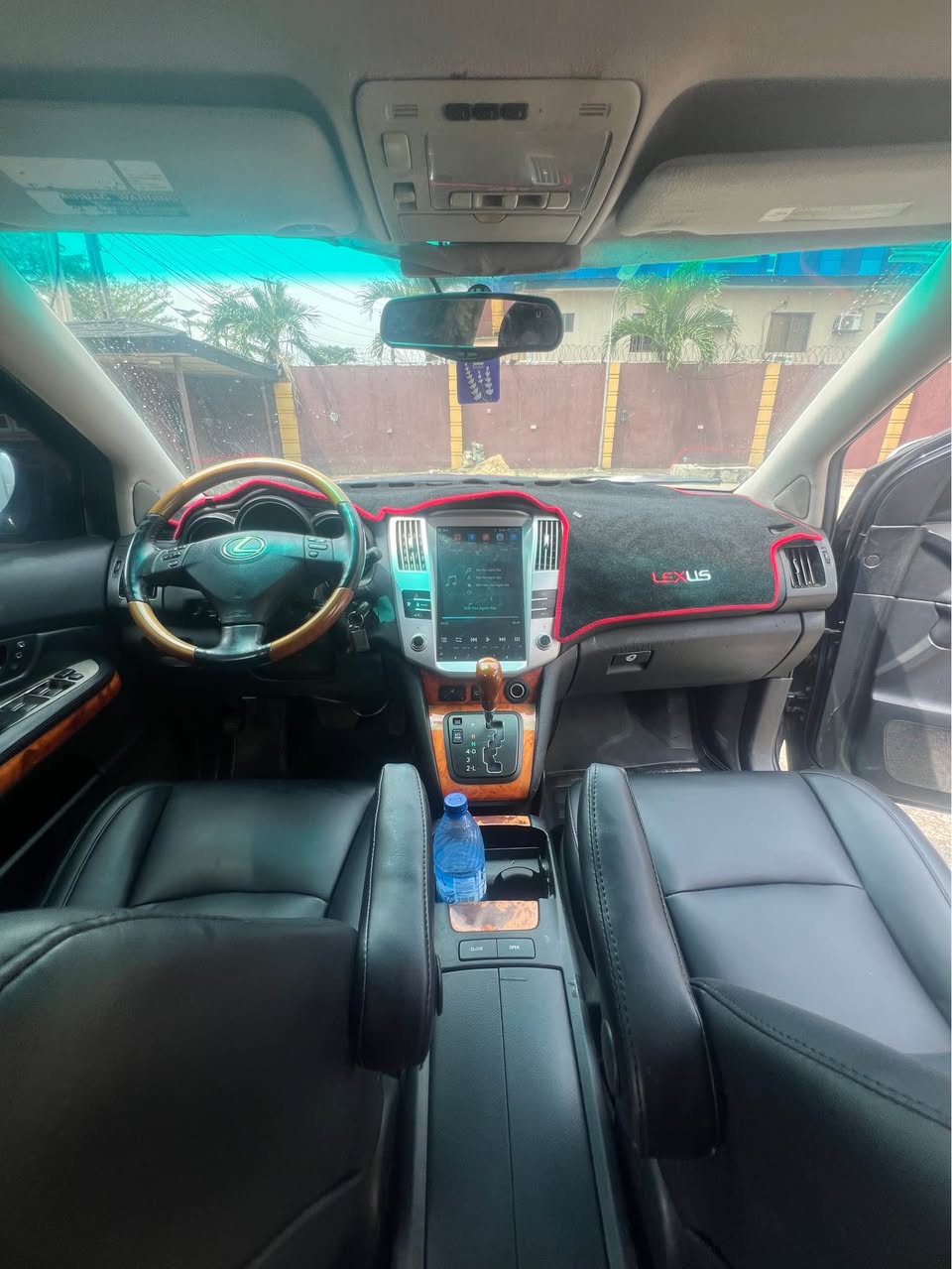 A picture of Lexus RX350
