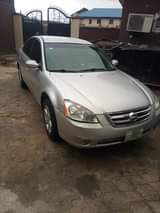 A picture of Nissan Altima 05