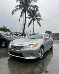A picture of DIRECT TOKUNBO 2014 LEXUS ES350 FULL OPTION Sunroof Thumbstart Navigation