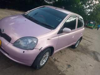 A picture of TOYOTA VITZ OLD