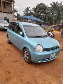 A picture of Toyota sienta