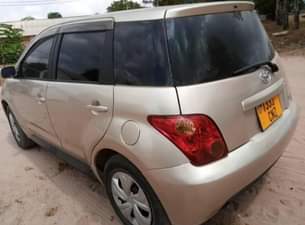 A picture of TOYOTA IST INAUZWA 4 5M 0743173980