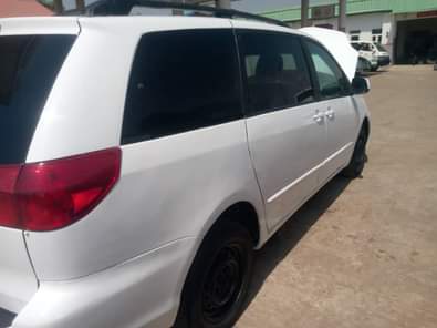 A picture of Belgium standard sienna with untempered engine and gear no accident