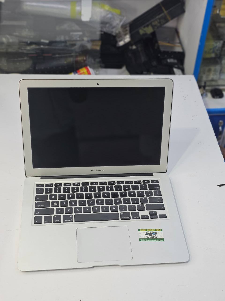A picture of MacBook air 2014
