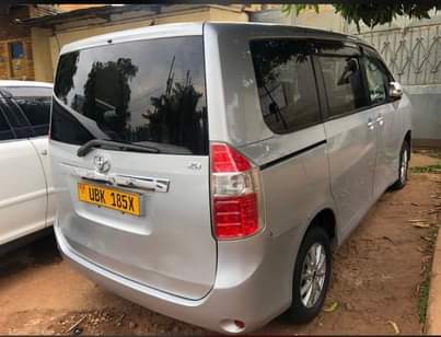 A picture of Toyota Noah