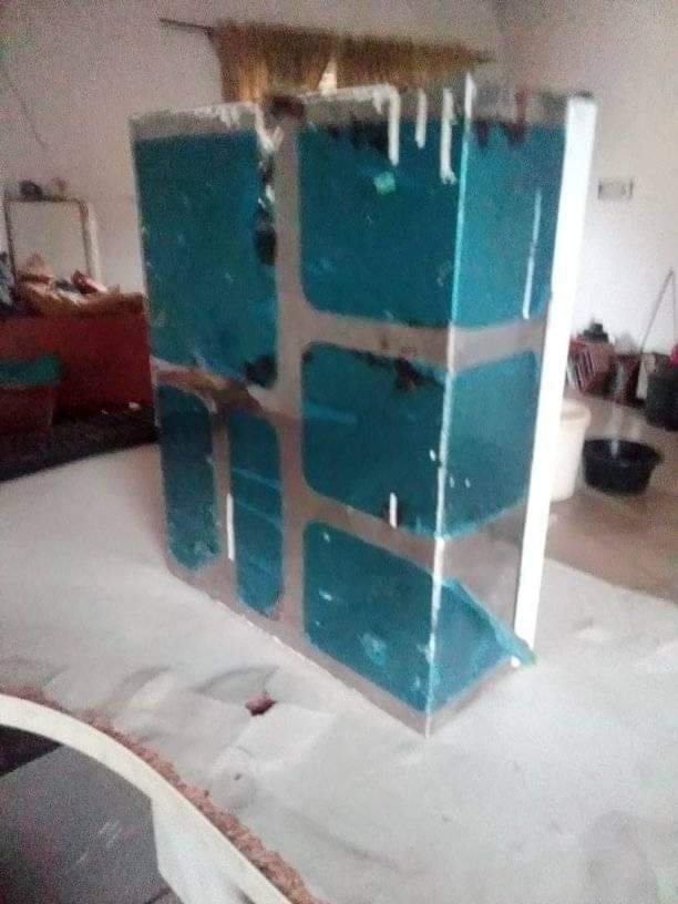 A picture of Mirror box