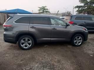 A picture of New foreign used 2015 Toyota Highlander For Sale .
