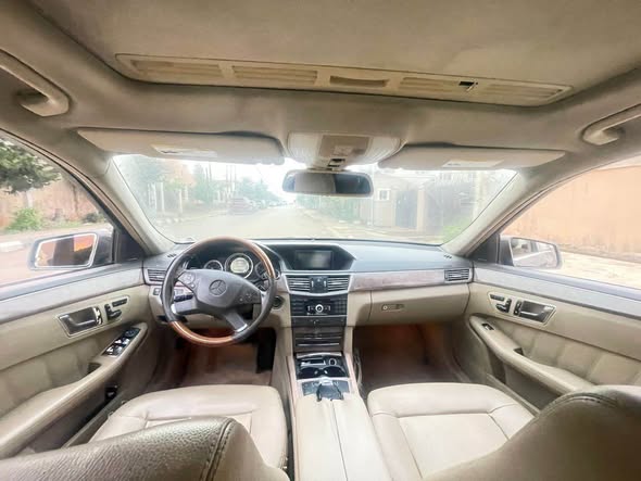 A picture of Registered E350 Benz 2011 08125647248